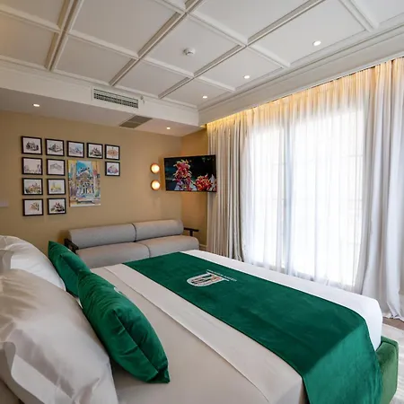 The Collector Boutique 4*