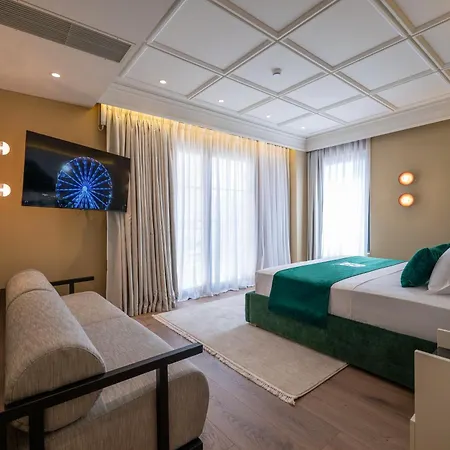 The Collector Boutique Hotel 4*