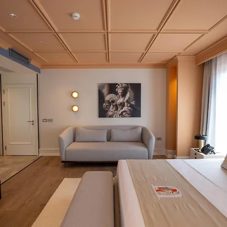 The Collector Boutique Hotel