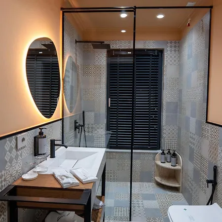 The Collector Boutique 4*