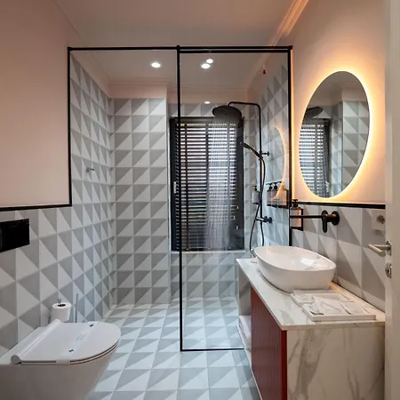 The Collector Boutique Hotel 4*