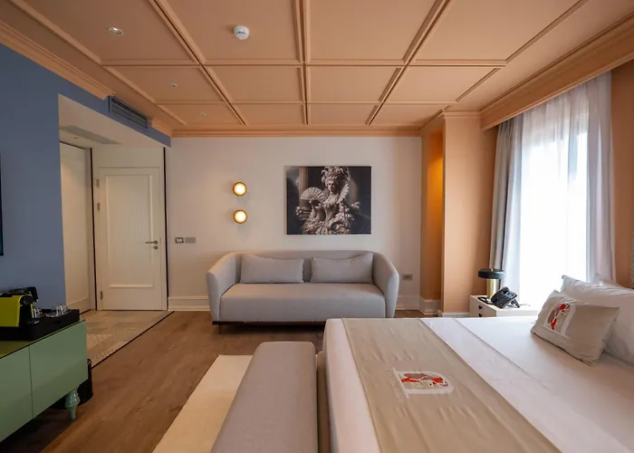 The Collector Boutique Hotel