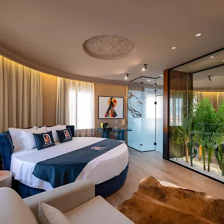 The Collector Boutique Hotel 4*