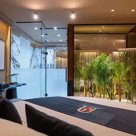 The Collector Boutique Hotel