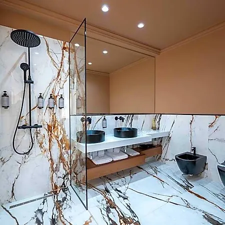 The Collector Boutique فندق ساراندا