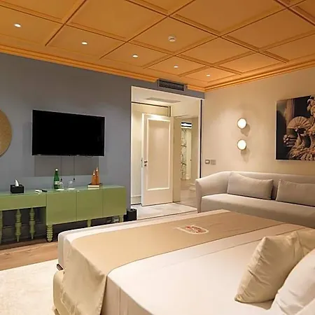 The Collector Boutique 4*