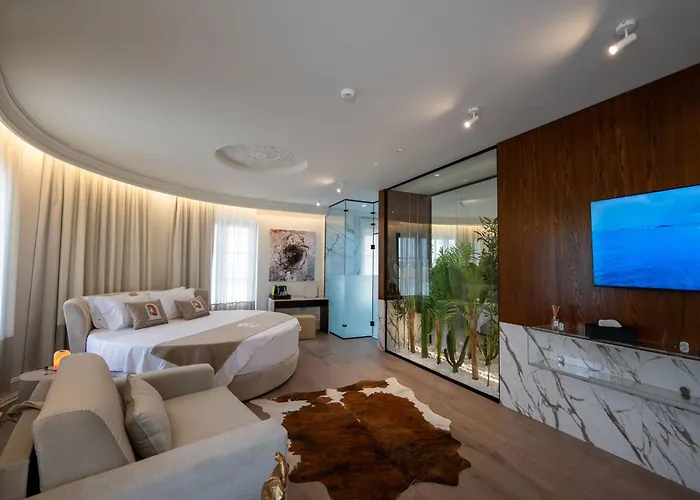 The Collector Boutique Sarande